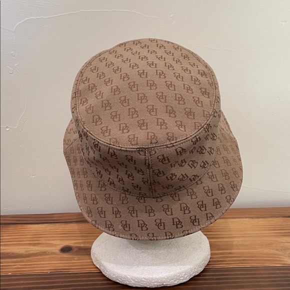 Dooney & Bourke Monogram Bucket Hat Size Medium - Picture 3 of 8